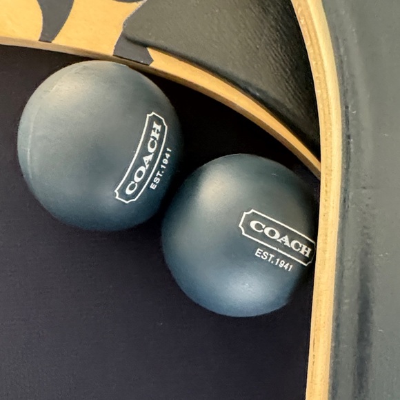 Authentic Coach *RARE NWT Wooden Paddle Ball Set in Navy and Cream. - Picture 4 of 6